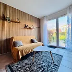 Maison De Avec Piscines 펜션 베지에