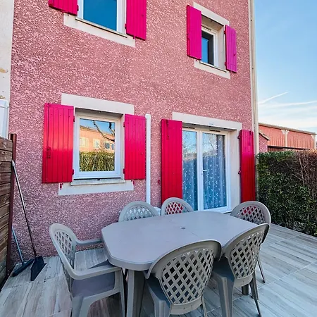 Maison De Avec Piscines Holiday home
